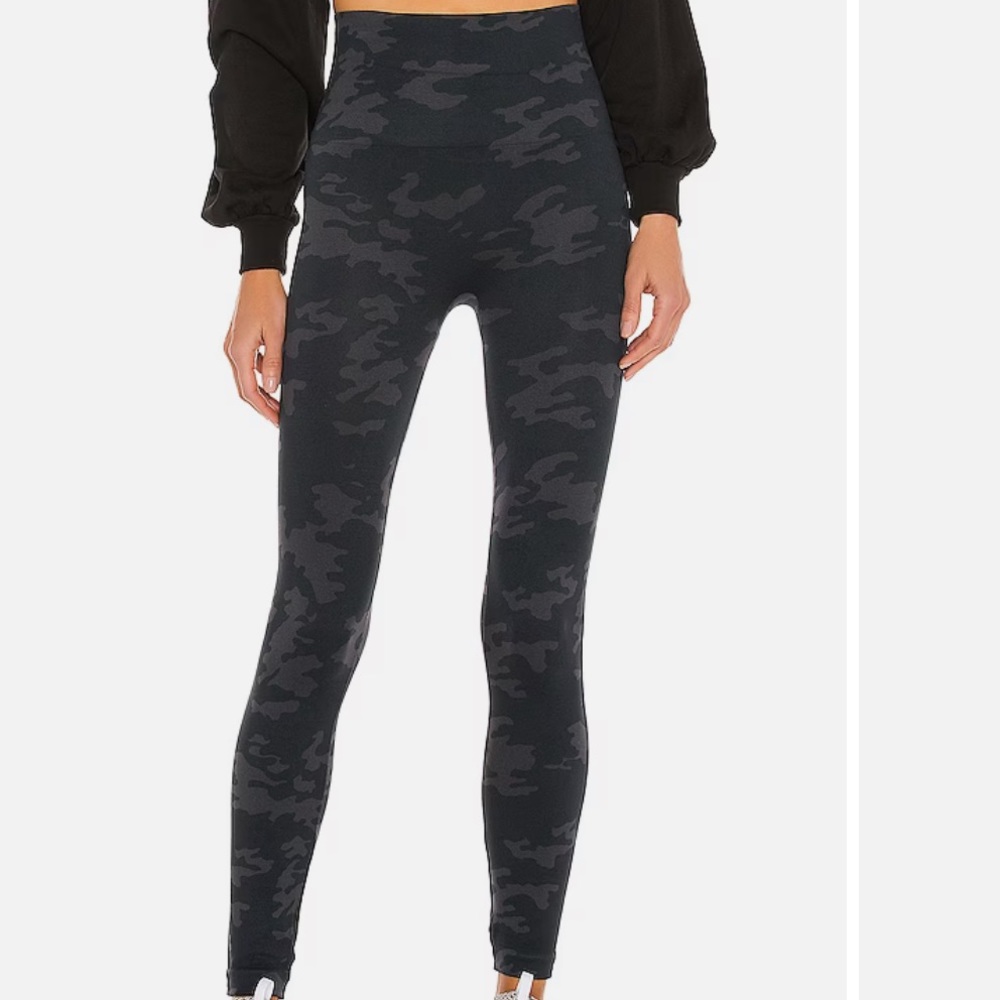 Spanx Womens L Camo Legging